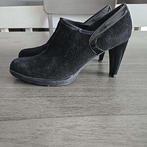 Stuart Weitzman Black Suede Heels